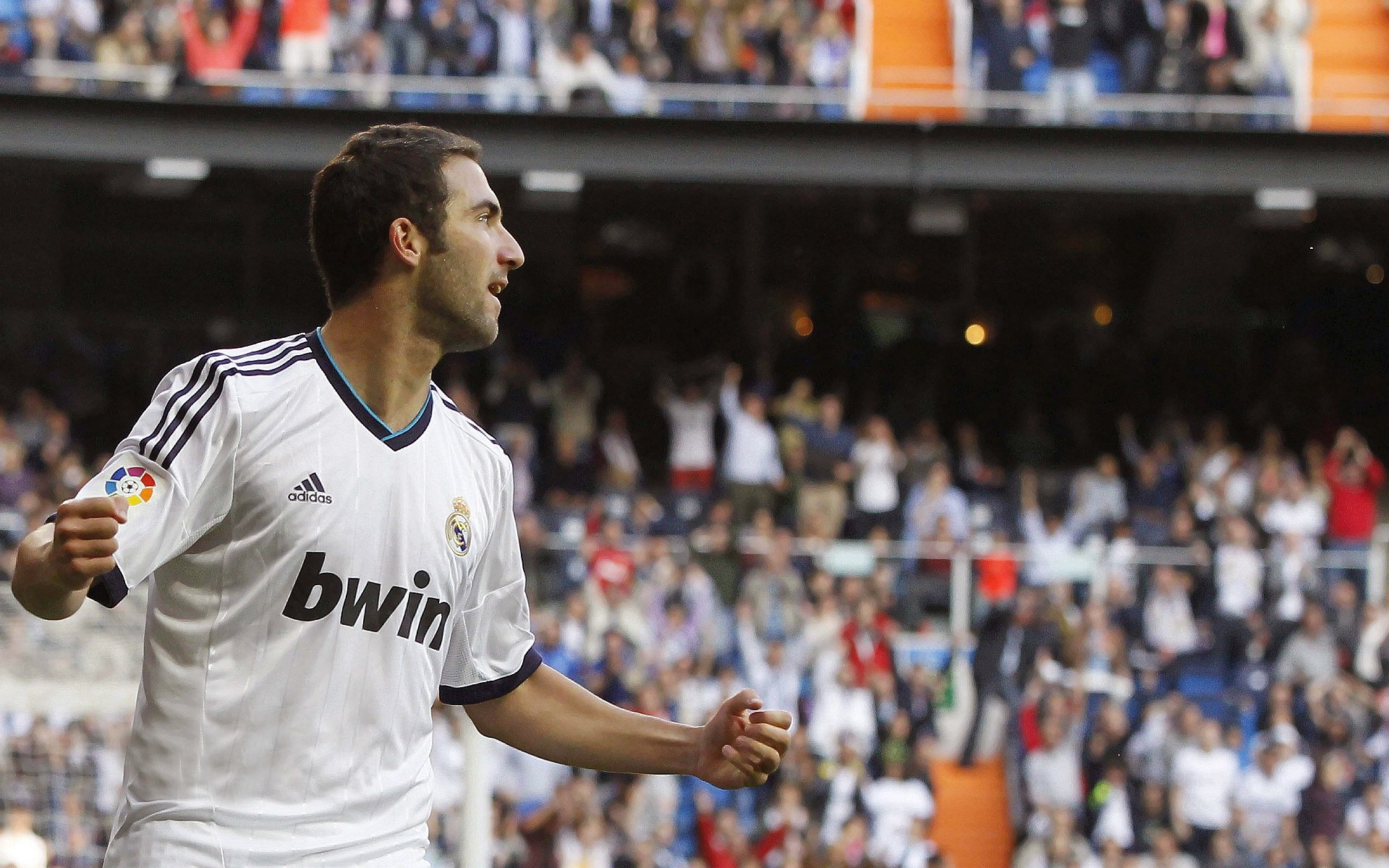 巴黎圣日耳曼4-2战胜里尔，姆巴佩和内马尔建功，巴黎圣日耳曼梅西内马尔姆巴佩