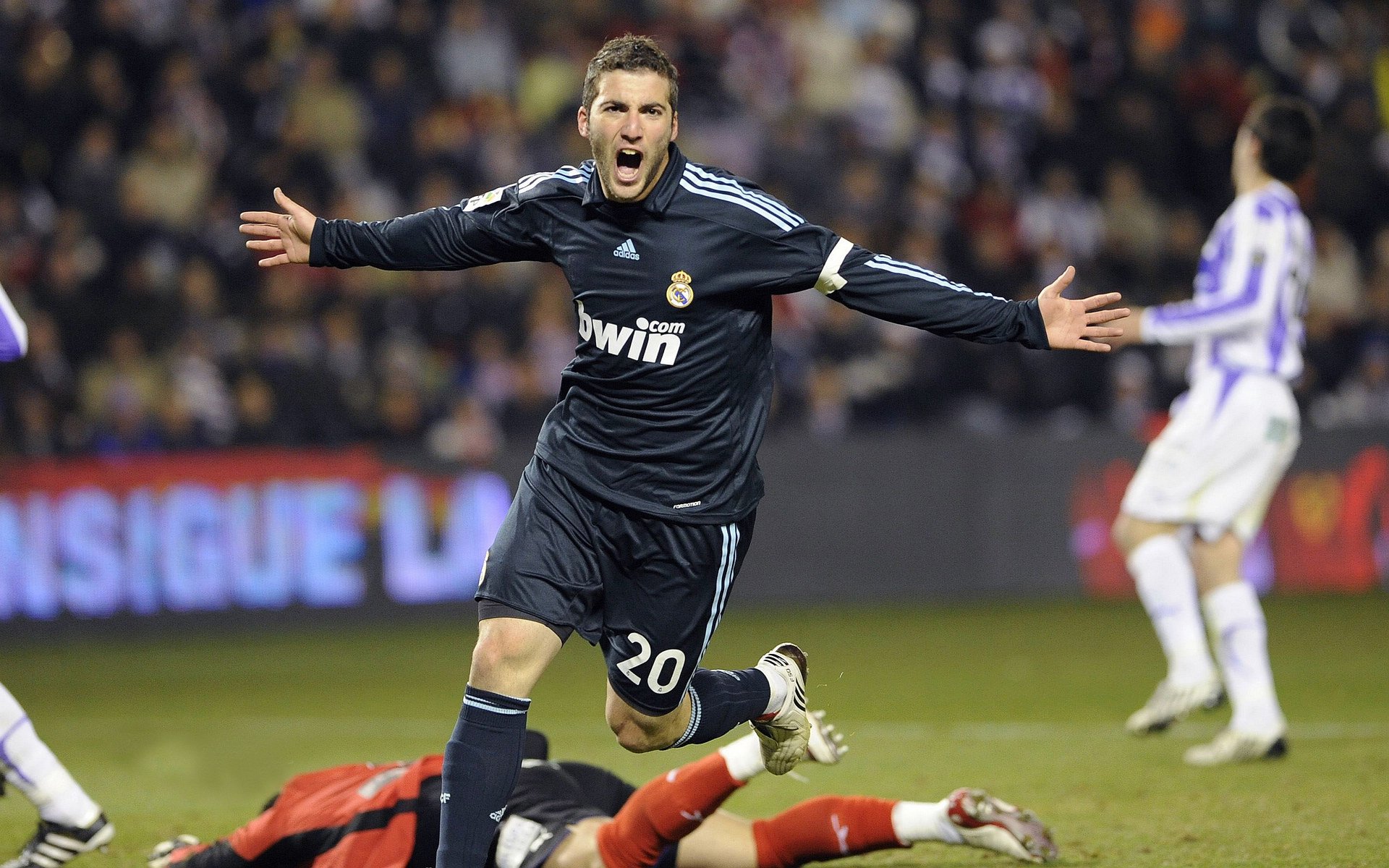 开云体育-意甲球队引入高科技设备提升训练效率，意甲各队训练营